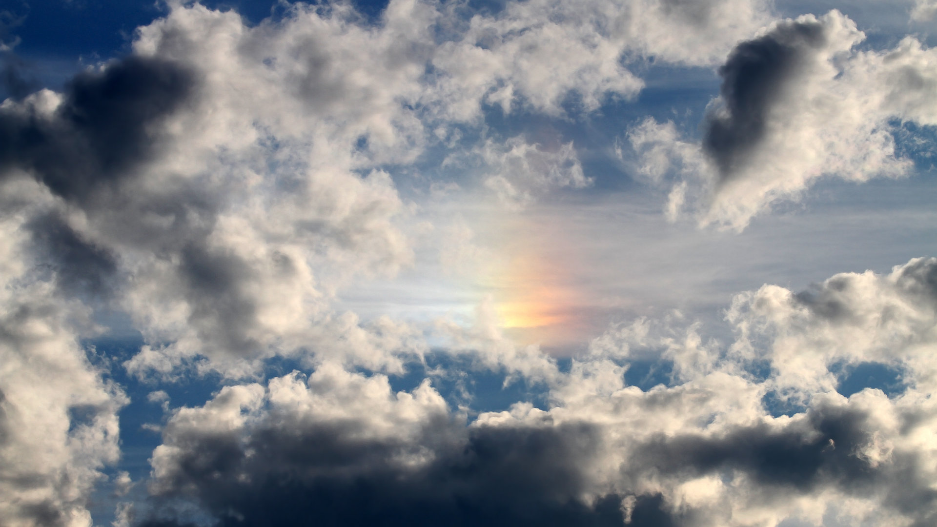 AYX体育-足球表情包设计大赛深受球迷喜爱，足球表情是什么意思